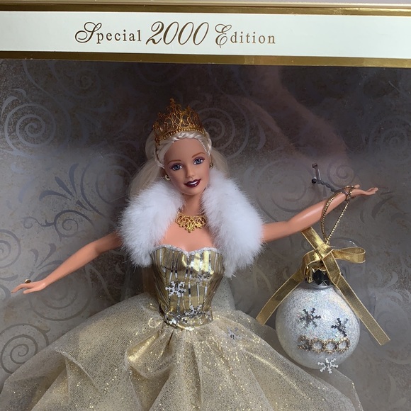 NIB 🤩 2000 Special Edition Celebration Barbie - Picture 6 of 8